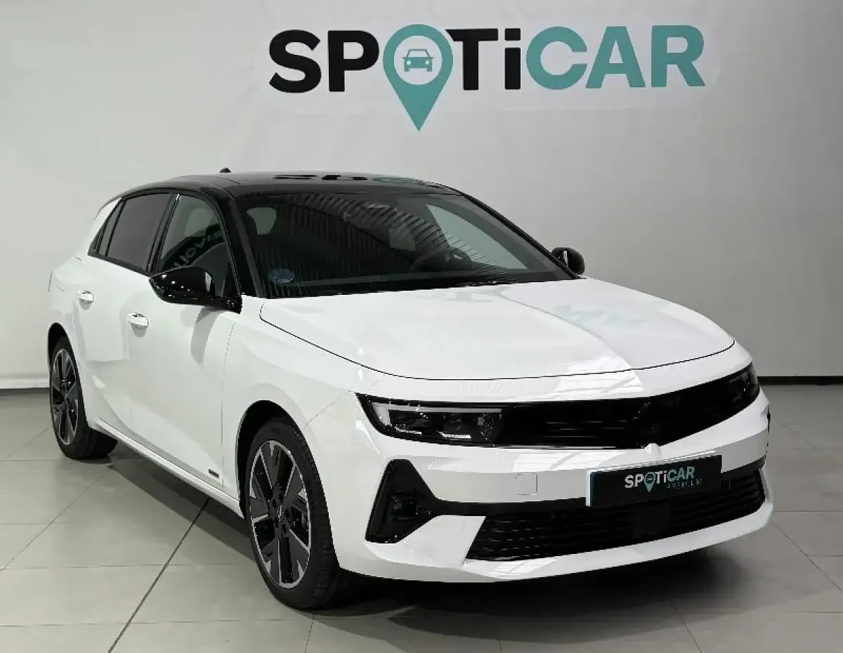 Usado Opel Astra 121 kW (165 CV) 2023 Blanco Utilitario