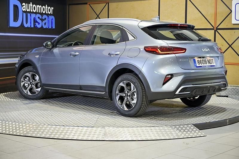 Nuevo Kia XCeed 100 CV (73 kW) 2025 Gris / plata SUV