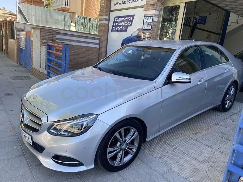 Usado Mercedes E350 Elegance 258 CV (189 kW) 2014 Gris / plata Berlina