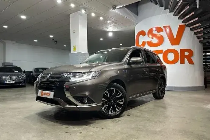 Usado Mitsubishi Outlander 202 CV (148 kW) 2018 SUV