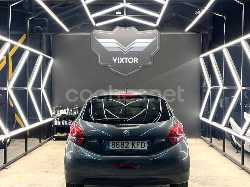 Usado Peugeot 208 Style 82 CV (60 kW) 2017 Gris / plata Utilitario