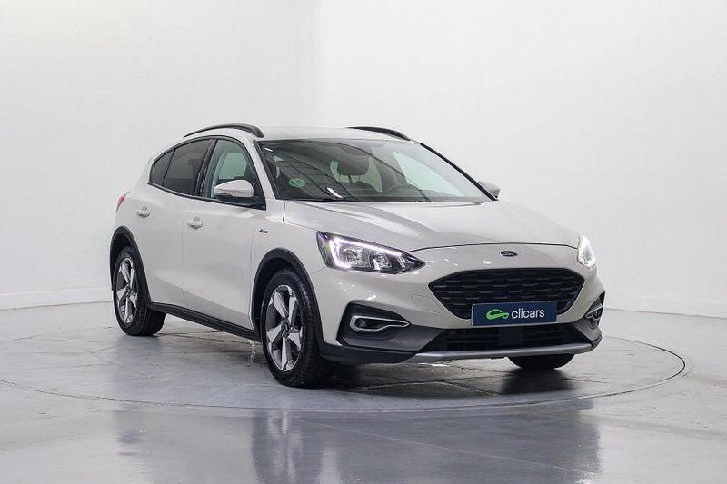 Usado Ford Focus Active 125 CV (91 kW) 2019 Gris / plata Berlina