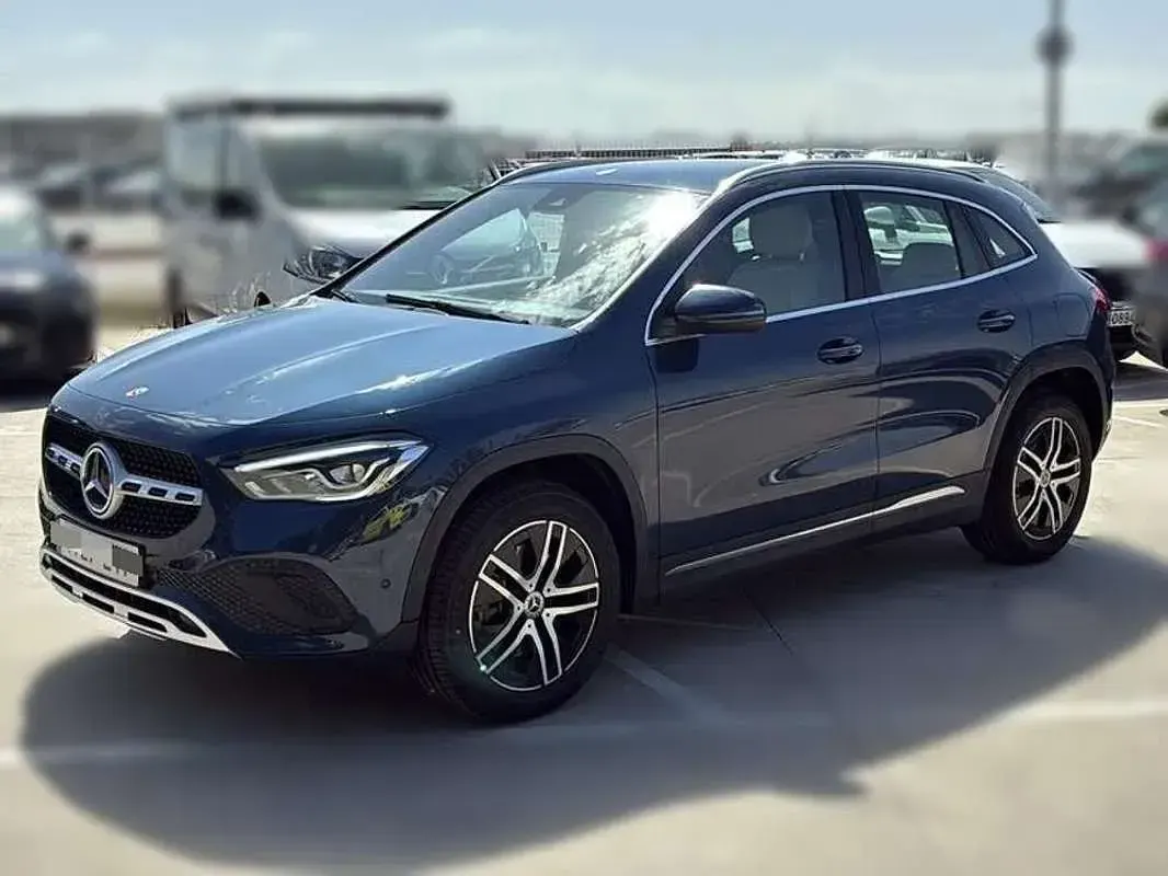 Usado Mercedes GLA250 AMG 160 CV (117 kW) 2022 Azul SUV