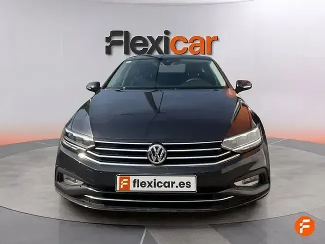 Usado VW Passat Executive 120 CV (88 kW) 2020 Gris Familiar
