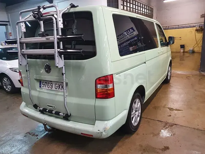Käytetty VW Multivan 130 HP (95 kW) 2004 Vihreä Tila-auto