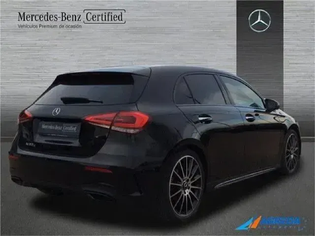 Usado Mercedes A180 116 CV (85 kW) 2021 Negro Berlina