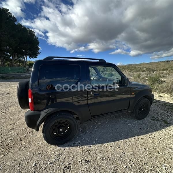 Usado Suzuki Jimny 85 CV (62 kW) 2009 Negro SUV