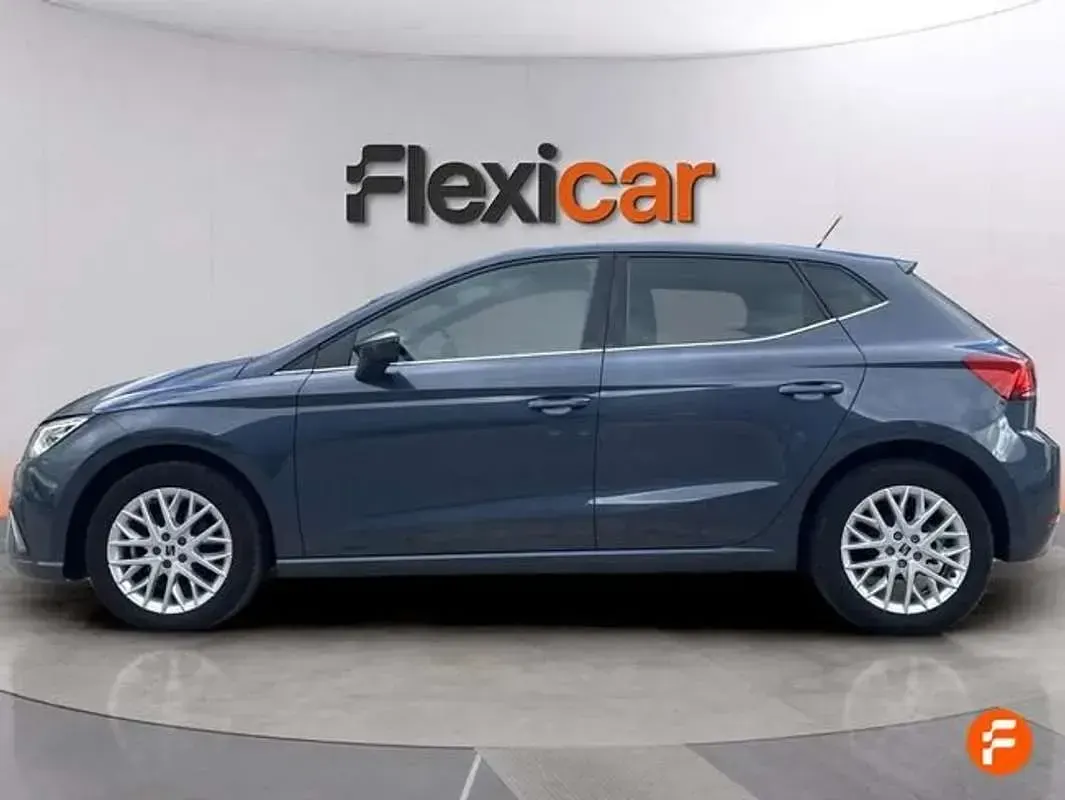 Usado Seat Ibiza 116 CV (85 kW) 2024 Azul Utilitario