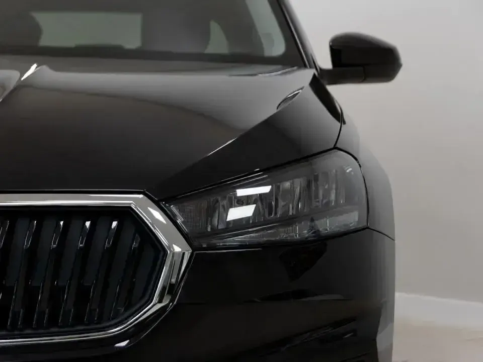 Usado Skoda Fabia Selection 115 CV (84 kW) 2025 Negro Utilitario