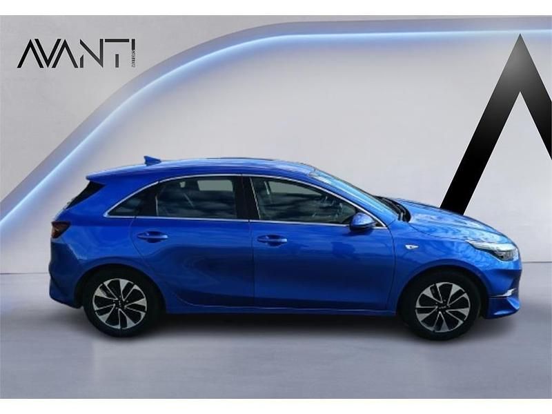 Usado Kia Ceed 101 CV (74 kW) 2025 Azul Utilitario