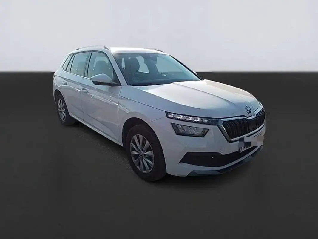 Usado Skoda Kamiq Ambition 116 CV (85 kW) 2022 Blanco SUV