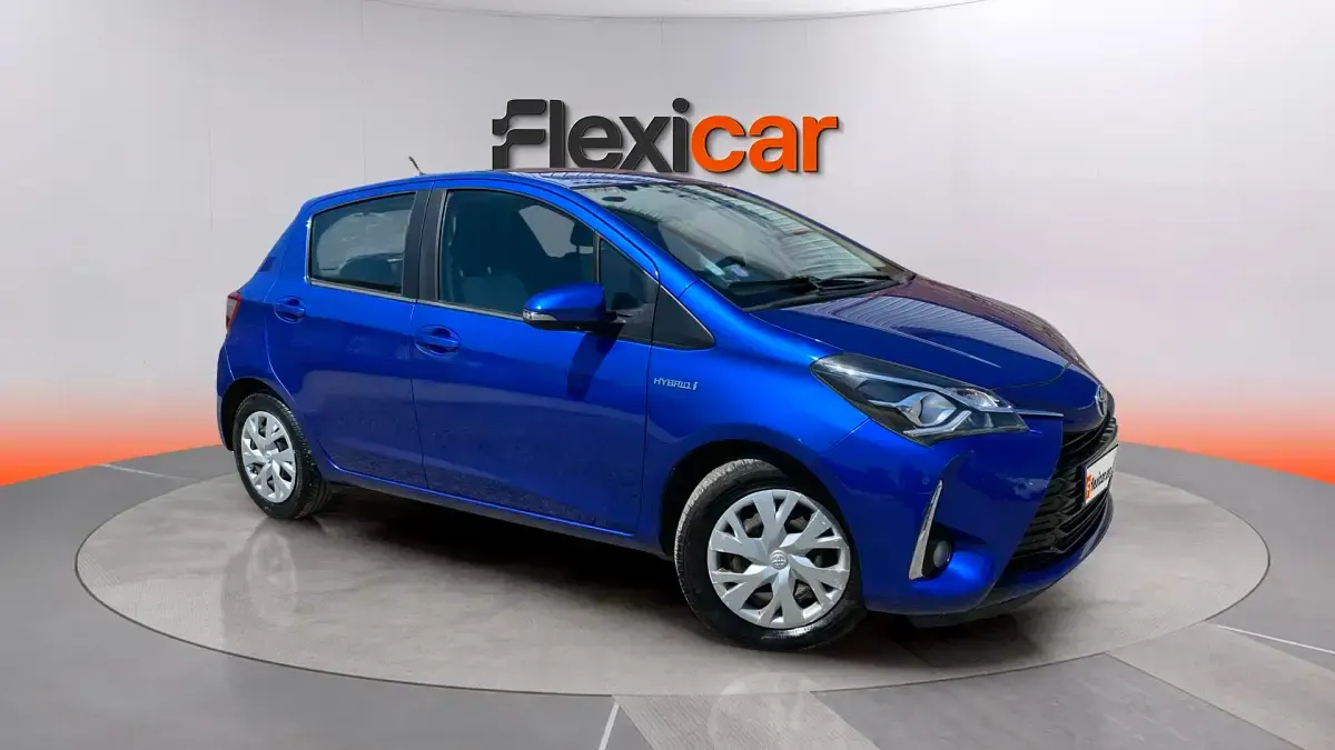 Usado Toyota Yaris Hybrid Active 100 CV (73 kW) 2020 Berlina