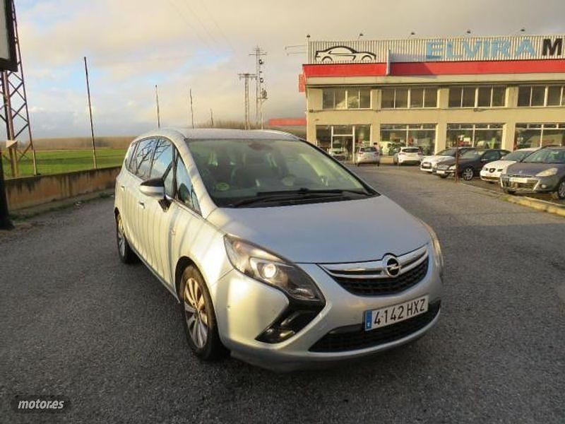 Usado Opel Zafira 136 CV (100 kW) 2014 Plateado Monovolumen