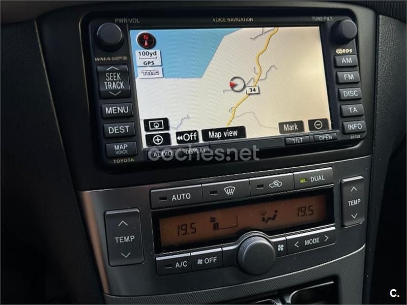 Usado Toyota Avensis Sol 126 CV (92 kW) 2008 Negro Familiar