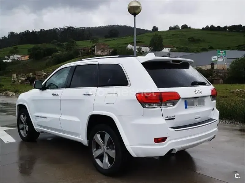 Usado Jeep Grand Cherokee Overland 250 CV (183 kW) 2014 Blanco SUV