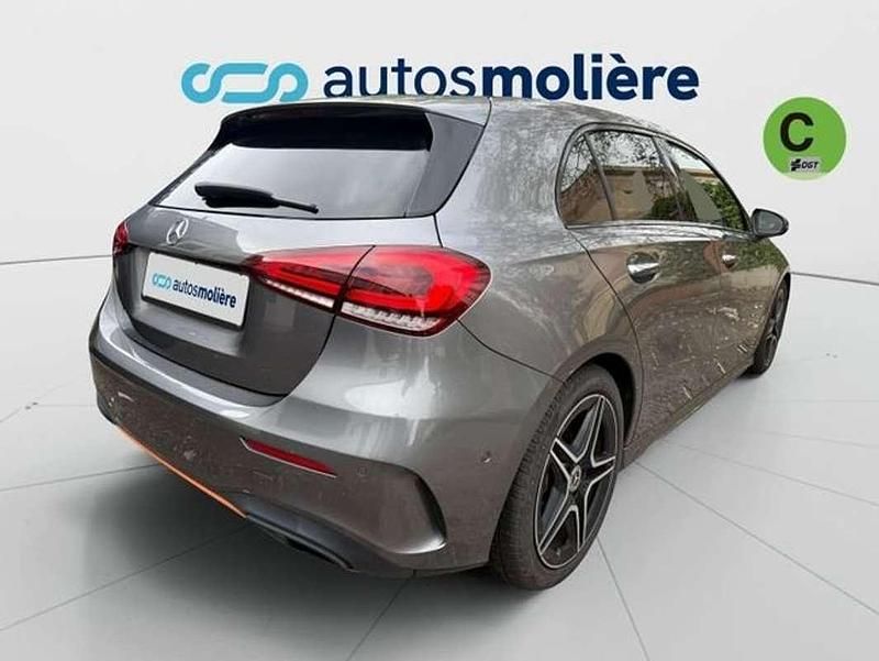 Usado Mercedes A180 136 CV (100 kW) 2019 Gris Utilitario