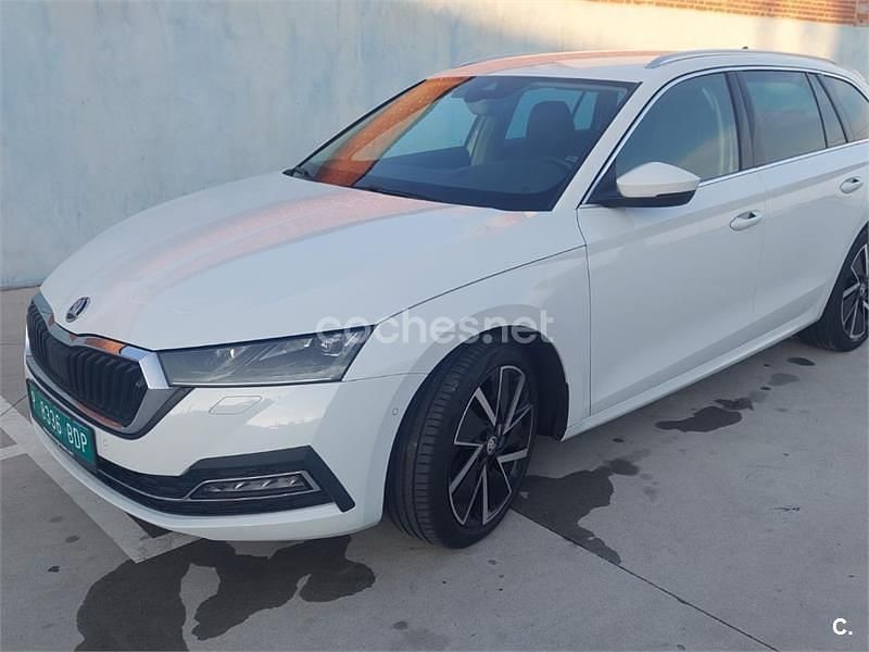 Usado Skoda Octavia Style 150 CV (110 kW) 2020 Blanco Familiar