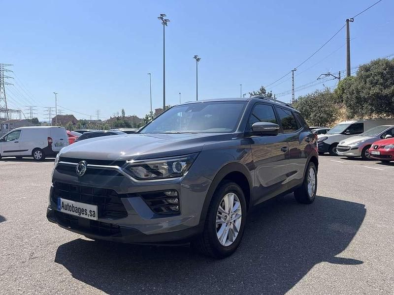 Gris Usado 2023 Ssangyong (KGM) Korando SUV | 21.400 € - Imagen 1/4