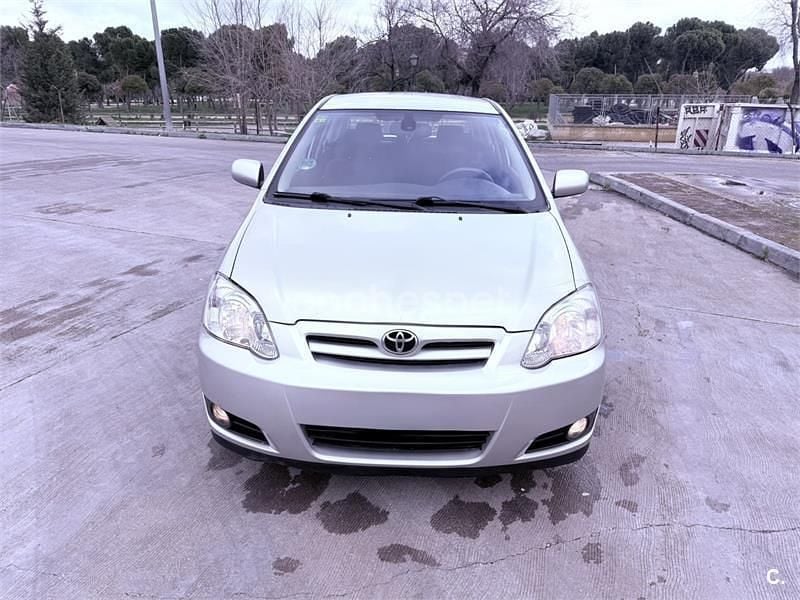 Usado Toyota Corolla Terra 110 CV (80 kW) 2006 Gris / plata Berlina
