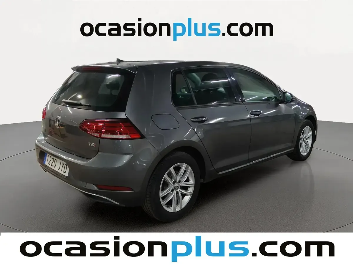 Usado VW Golf VII Advance 125 CV (91 kW) 2017 Gris Utilitario