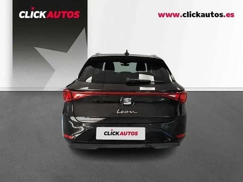 Usado Seat Leon Style 116 CV (85 kW) 2025 Negro Utilitario