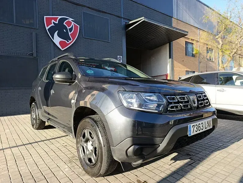 Usado Dacia Duster Comfort 115 CV (84 kW) 2021 Gris / plata SUV