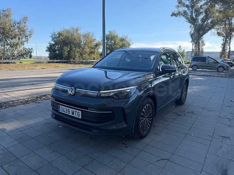 Usado VW Tiguan Life 150 CV (110 kW) 2024 Gris / plata SUV