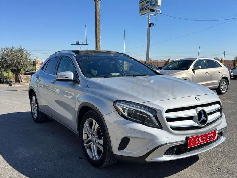 Käytetty Mercedes GLA200 AMG line 136 HP (100 kW) 2015 Harmaa Katumaasturi