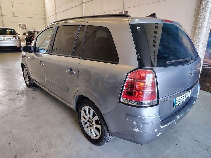Usado Opel Zafira Enjoy 120 CV (88 kW) 2007 Gris / plata Monovolumen