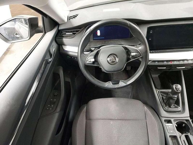 Usado Skoda Octavia Ambition 151 CV (111 kW) 2020 Negro Familiar