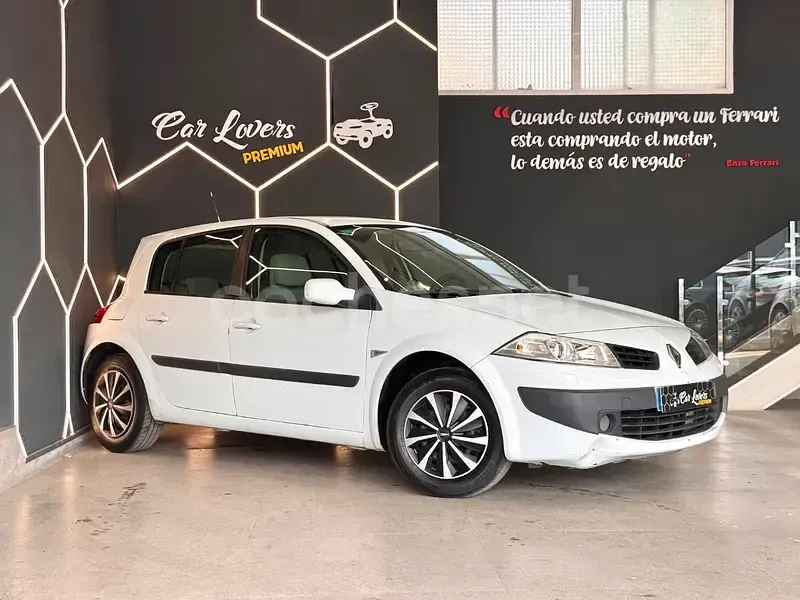 Usado Renault Mégane II Dynamique 105 CV (77 kW) 2008 Blanco Berlina