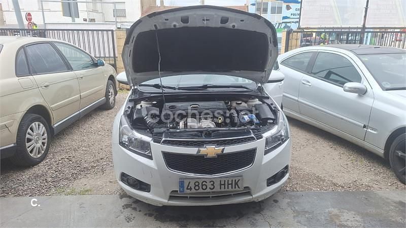 Usado Chevrolet Cruze LT 150 CV (110 kW) 2011 Blanco Berlina