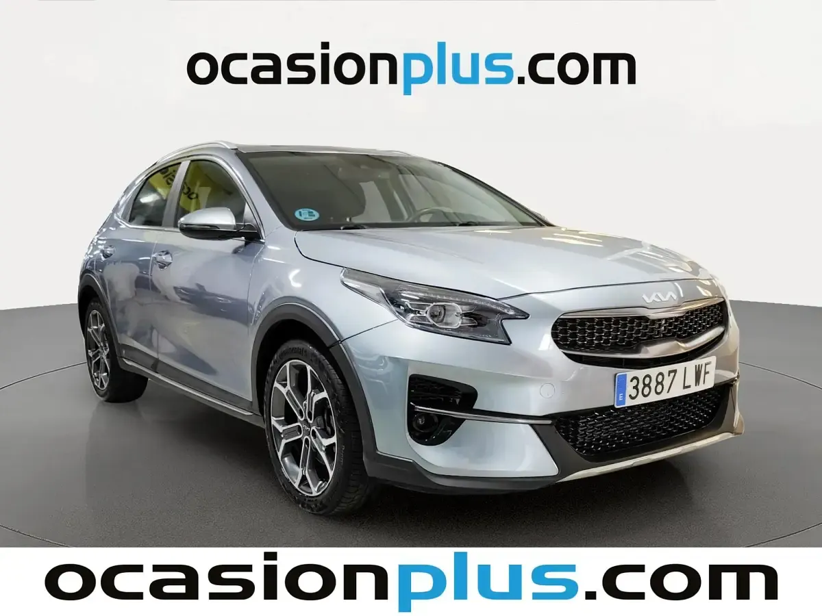 Usado Kia XCeed 120 CV (88 kW) 2022 Gris plata SUV