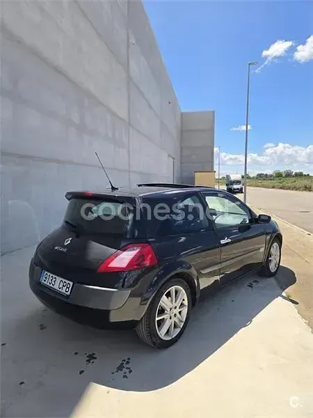 Usado Renault Mégane II Authentique 136 CV (100 kW) 2003 Negro Berlina