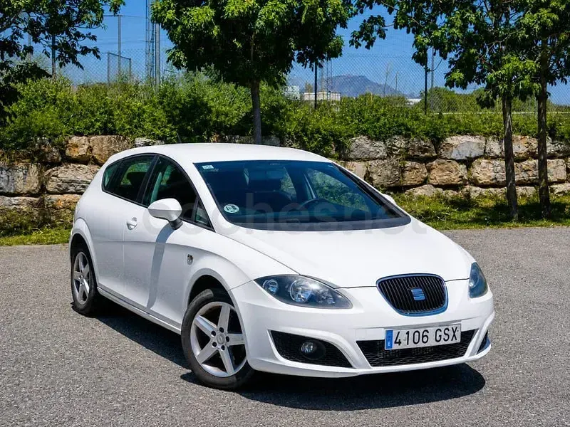 Usado Seat Leon Reference 105 CV (77 kW) 2010 Blanco Utilitario