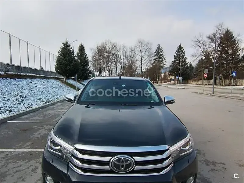 Usado Toyota HiLux 150 CV (110 kW) 2017 Negro Pickup/Camioneta