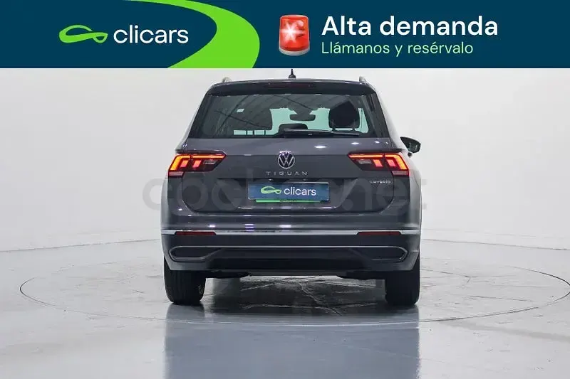 Usado VW Tiguan Life 245 CV (180 kW) 2022 Gris / plata SUV
