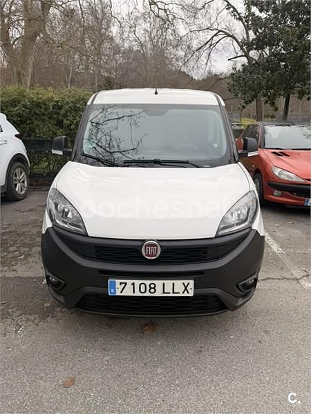 Usado Fiat Doblò 90 CV (66 kW) 2011 Blanco Monovolumen