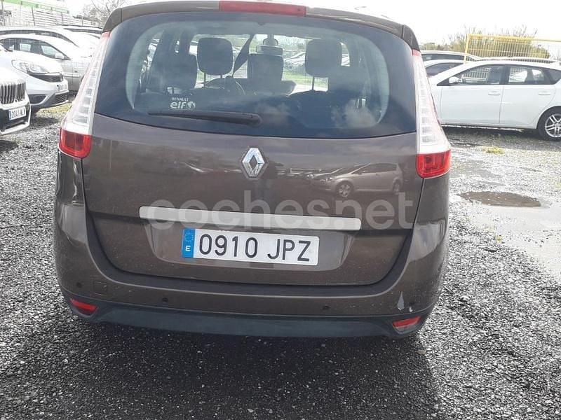 Usado Renault Grand Scénic IV Bose Edition 110 CV (80 kW) 2016 Marrón Monovolumen