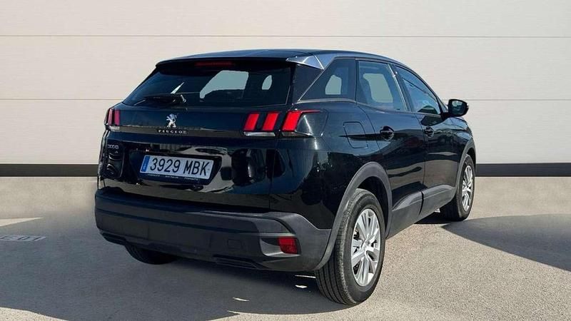 Usado Peugeot 3008 Active 131 CV (96 kW) 2022 Negro SUV