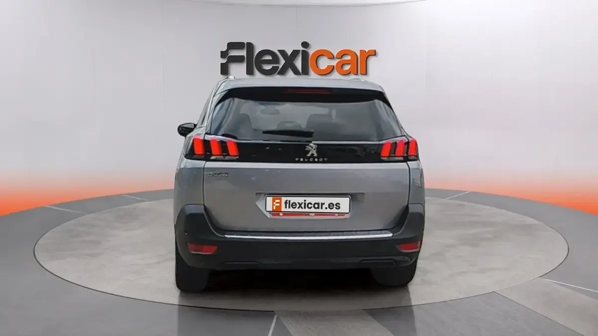 Usado Peugeot 5008 Active 131 CV (96 kW) 2019 Gris SUV