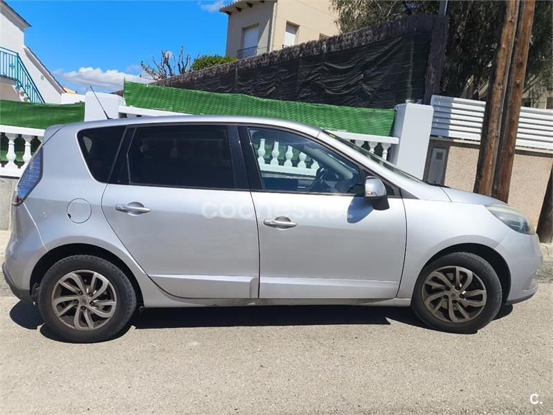 Gris / plata Usado 2012 Renault Scénic III Dynamique Monovolumen | 7200 € (Buen precio) - Imagen 1/4
