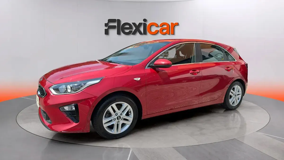 Usado Kia Ceed 120 CV (88 kW) 2021 Rojo Utilitario