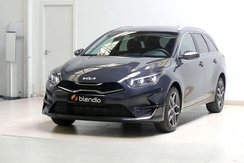 Gris Usado 2024 Kia Ceed Utilitario | 20.632 € (Precio justo) - Imagen 1/4
