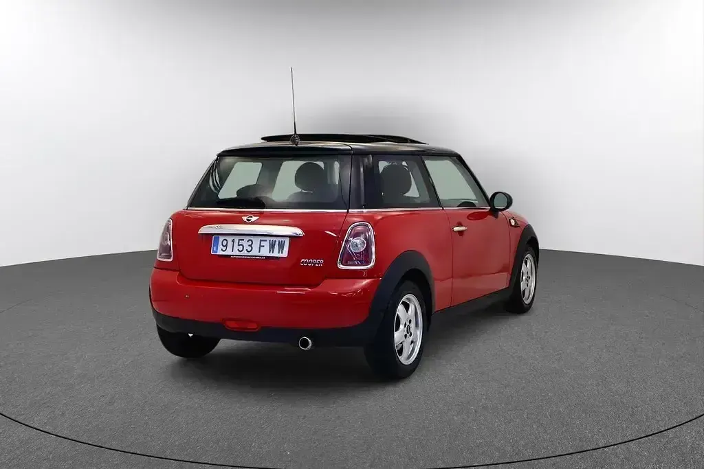 Usado Mini Cooper 120 CV (88 kW) 2008 Rojo Utilitario