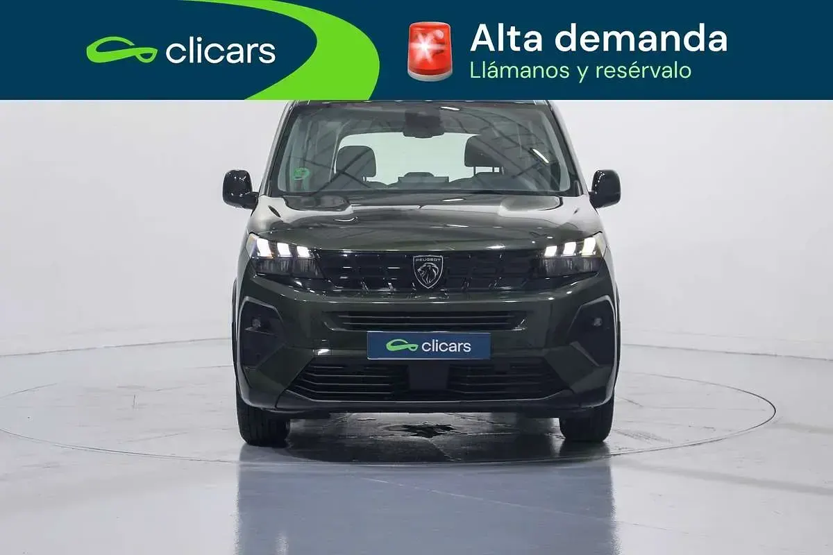 Usado Peugeot Rifter Allure 102 CV (75 kW) 2025 Verde Monovolumen