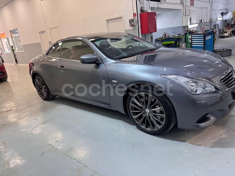 Usado Infiniti Q60 Premium 320 CV (235 kW) 2014 Gris / plata Descapotable