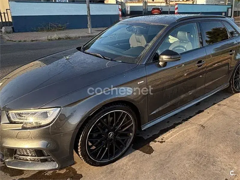 Usado Audi A3 Black Edition 150 CV (110 kW) 2020 Negro Berlina