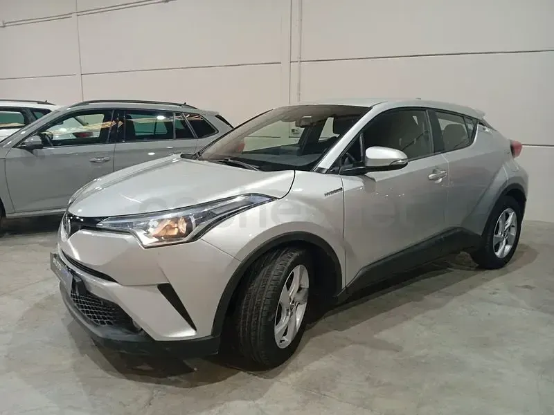 Usado Toyota C-HR Edition 122 CV (89 kW) 2019 Gris / plata SUV