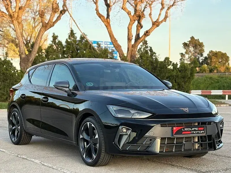Usado Cupra Leon 150 CV (110 kW) 2025 Negro Berlina